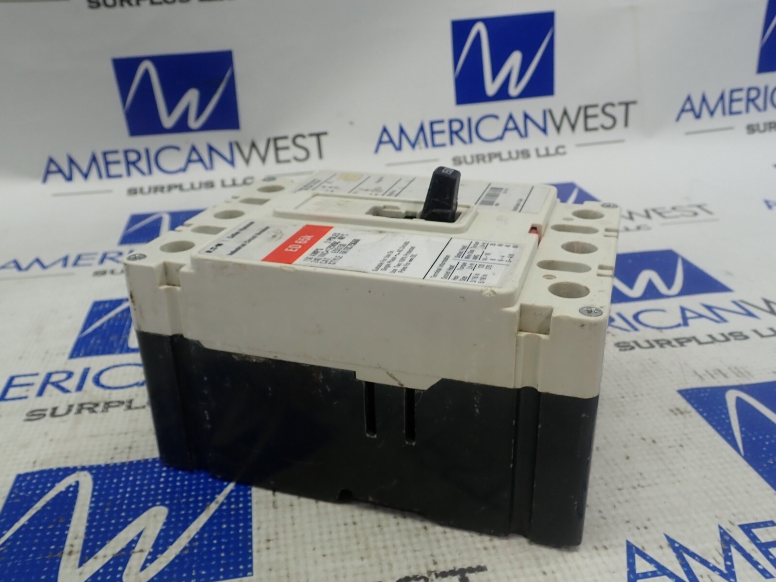 Eaton/CUTLER HAMMER ED3150 Circuit Breaker 3 POLE 150A 240V 65K *TESTED* chip