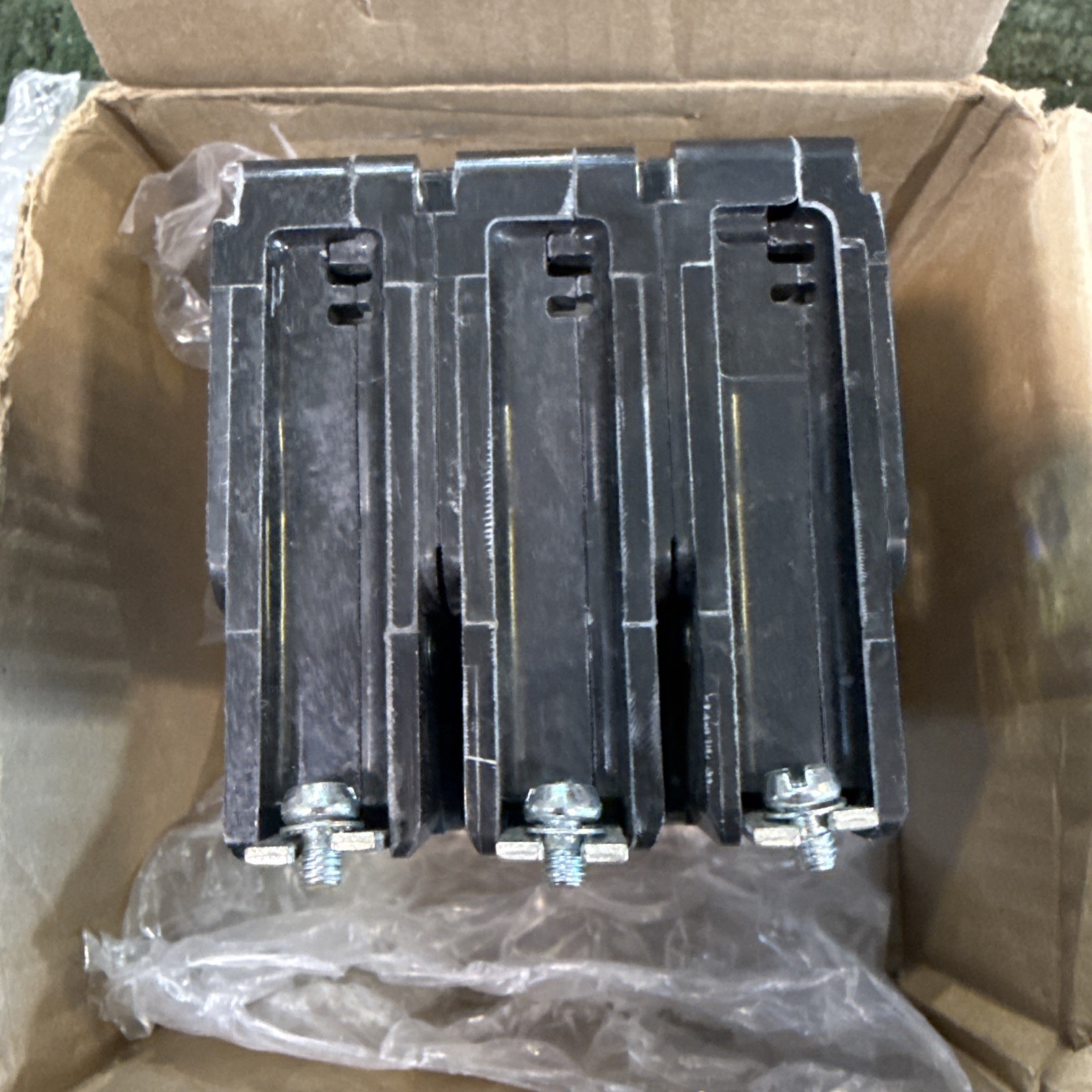 Square D EDB34100 100A 480/277V 3-Pole Bolt-On Magnetic Breaker New Open Box