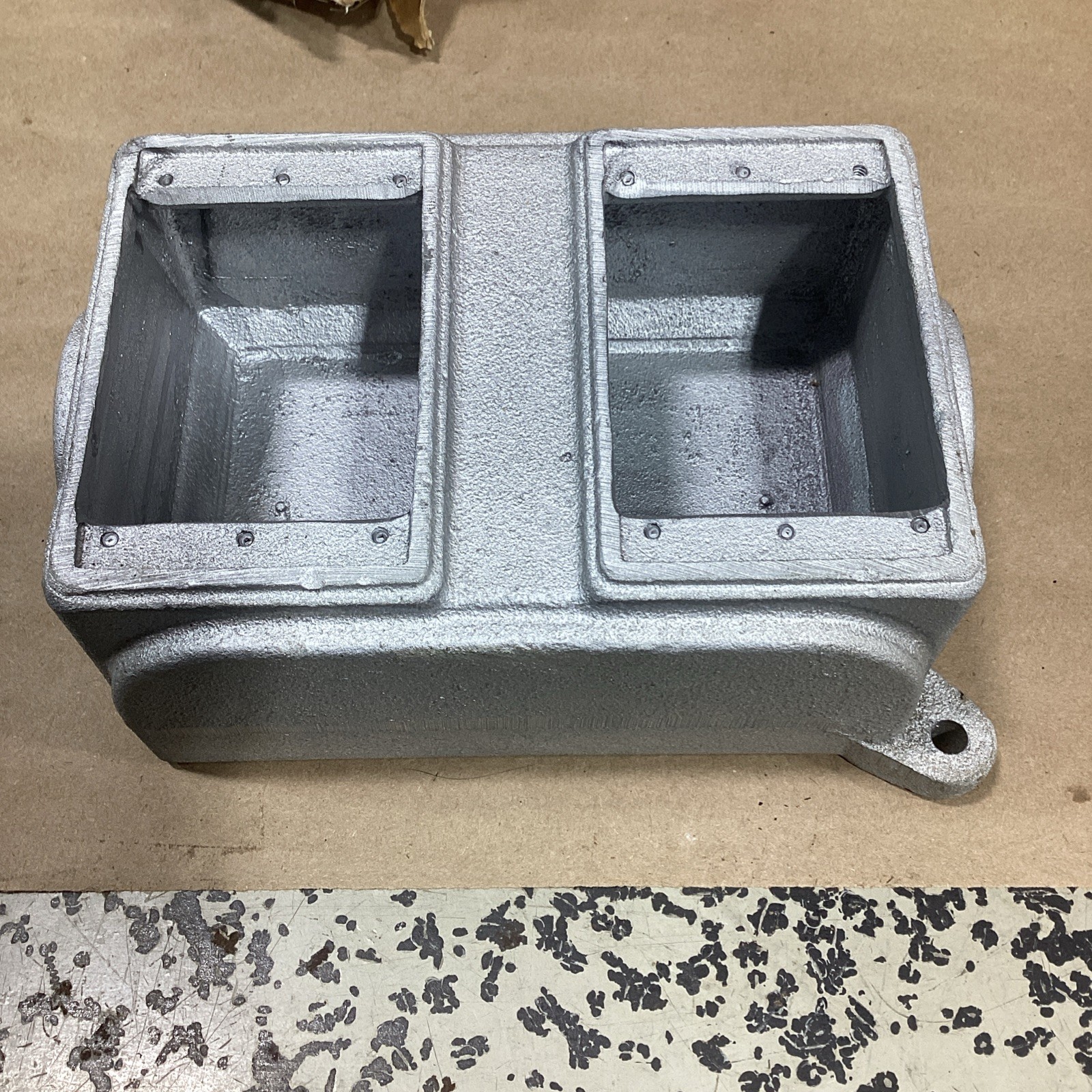 FD029 – Crouse-Hinds Two-Gang Deep FD Cast Device Box, 10-Entry, Feraloy Iron Al