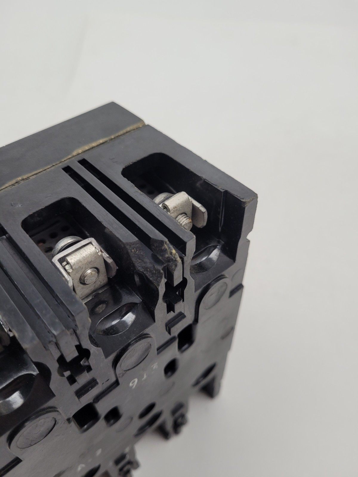 TED136020 GE 20 Amp 200 Volt Circuit Breaker – Next Day Option – Flaw