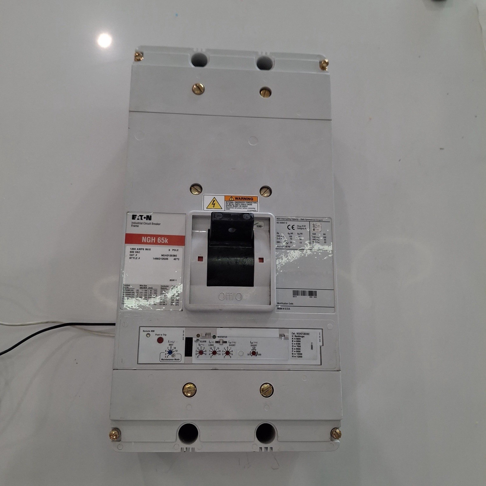 Eaton NGH NGH312038E 3-Pole 800A 551-600V AC Main Breaker, Trip
