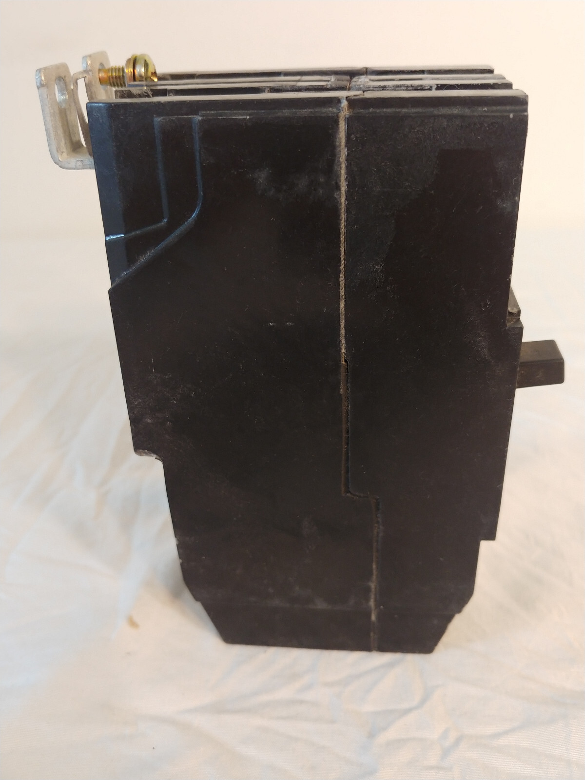 Ge Tey215 Molded Case Circuit Breaker, 15 A, 277/480V Ac, 2 Pole, Bolt On