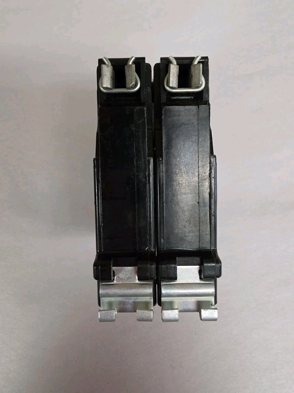 Eaton Cutler Hammer 30 Amp 2 Pole Circuit Breaker CH230 METAL FOOT (Half Notch)