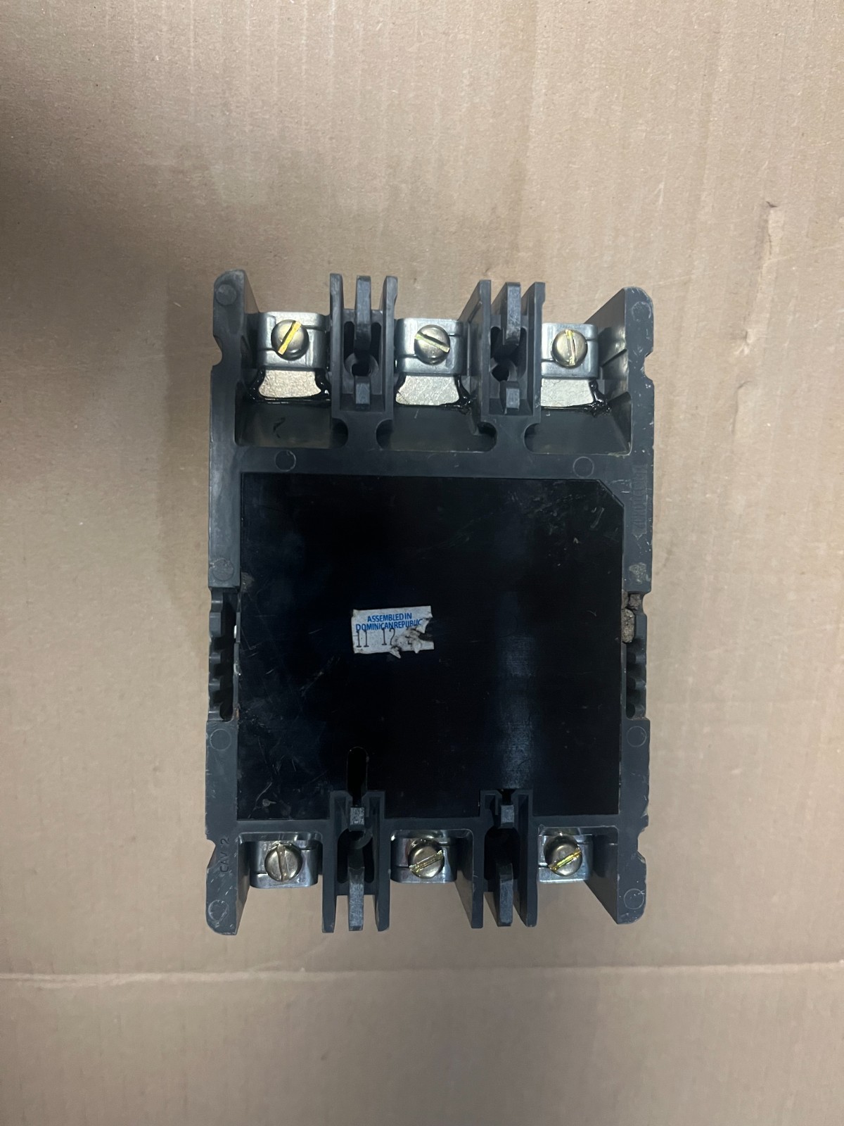 Cutler Hammer HMCP015EOC 15 Amp 600 Volt 3 Pole Circuit Breaker TAKE OUT