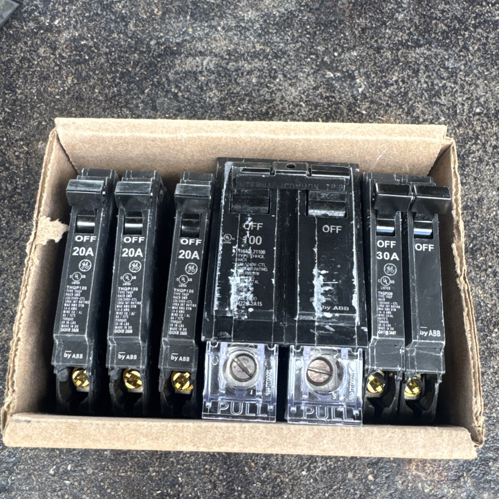 GE THQ Breakers (1) 100a (1) Double 30, (3) 20a