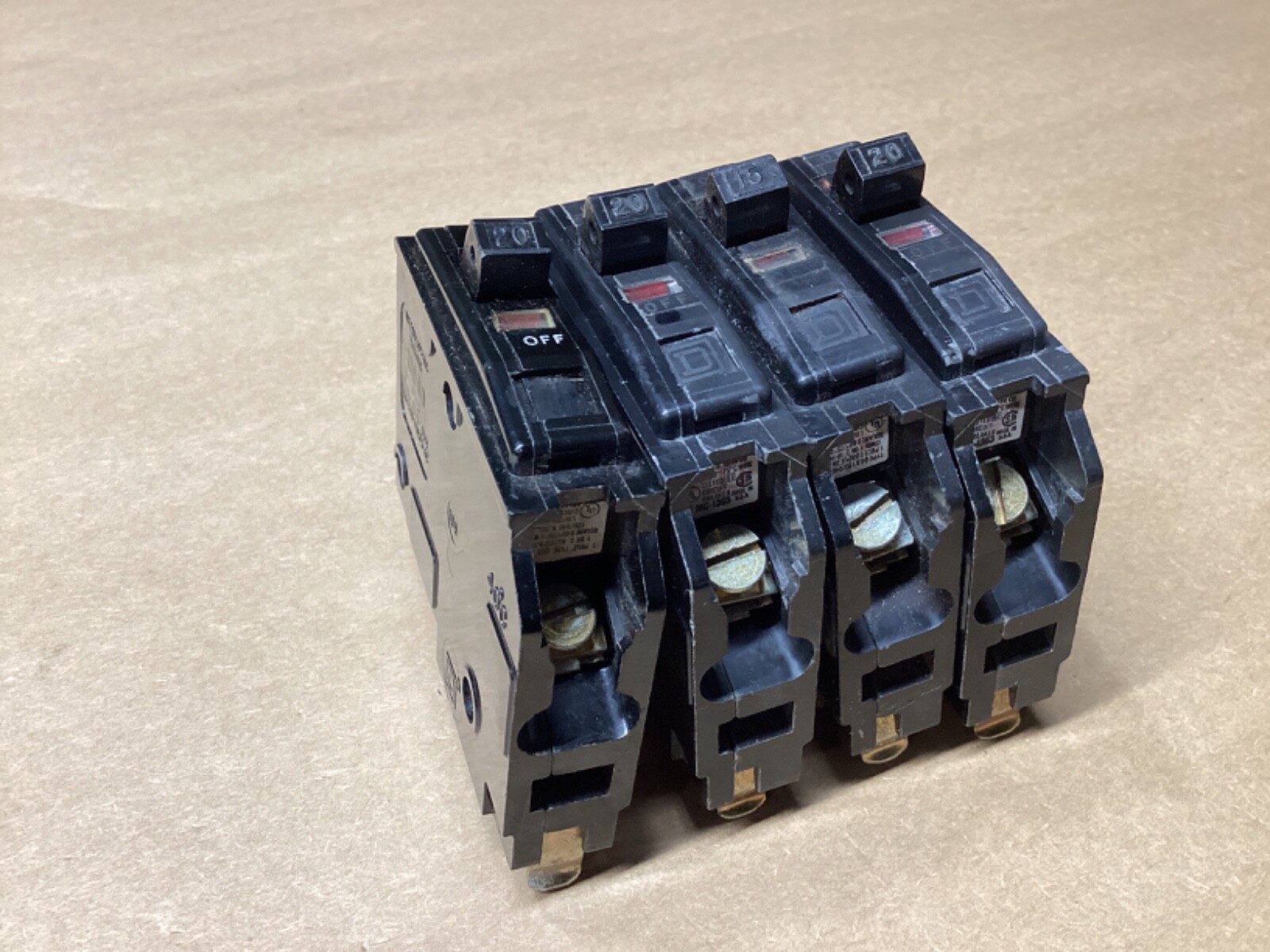 LOT OF 4 SQUARE D QOB120 120V 1 POLE CIRCUIT BREAKER #102D95*CO