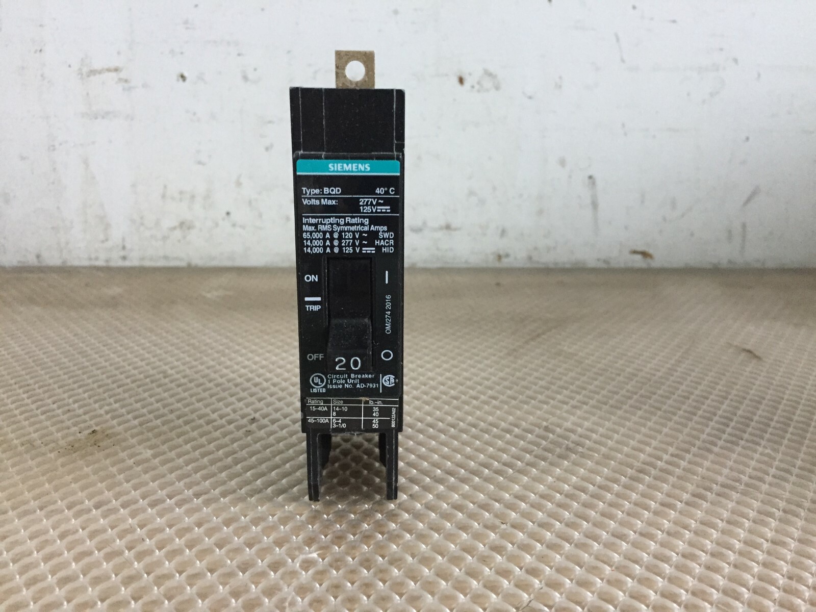 SIEMENS BQD120 20 AMP 277 VOLT BOLT IN BREAKER