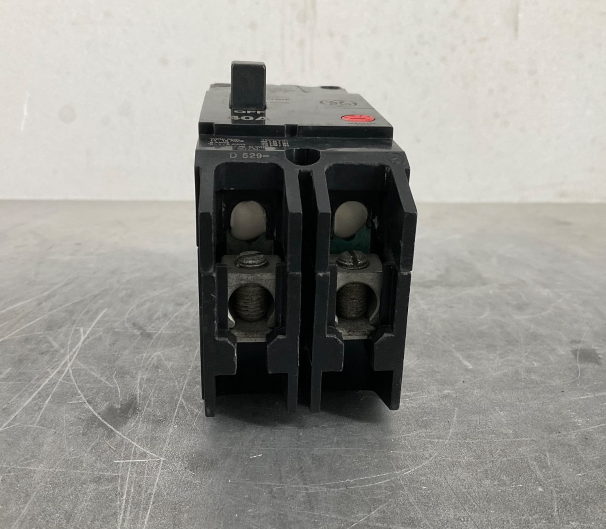 G.E. TEYMO240 CIRCUIT BREAKER 2P 40 A 480/277VAC NEW