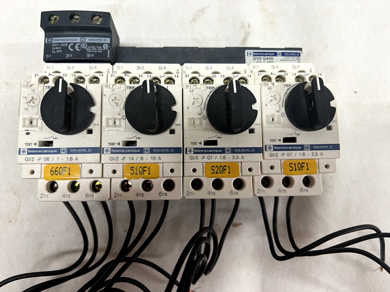 GV2P06 SCHNEIDER ELECTRIC Motor circuit breaker, TeSys GV2 $40 each
