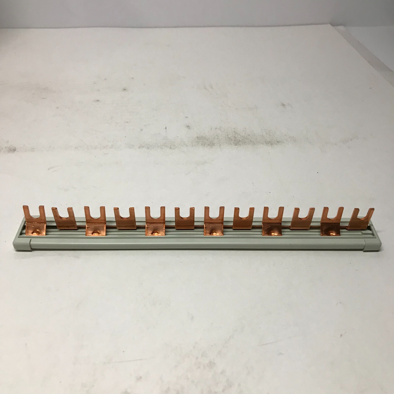 Siemens Busbars Qty 10 240/415 V 16 mm / with endcover (5ST2 143) New in box
