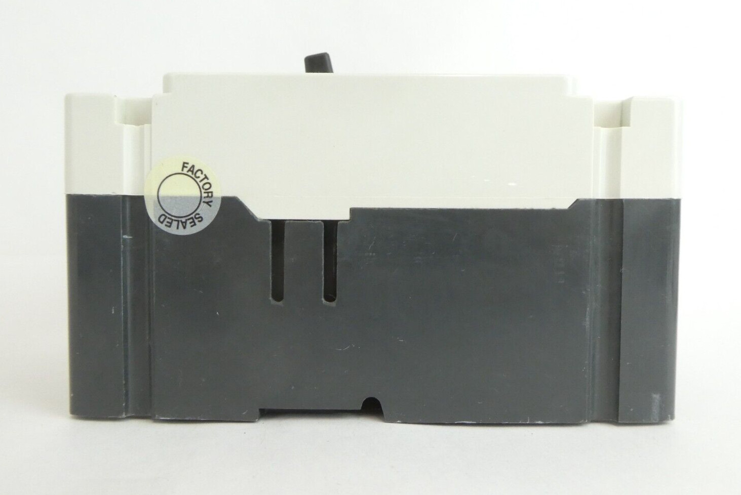 Eaton 6639C94G84 Industrial Circuit Breaker FD3015L FD 35k New Surplus