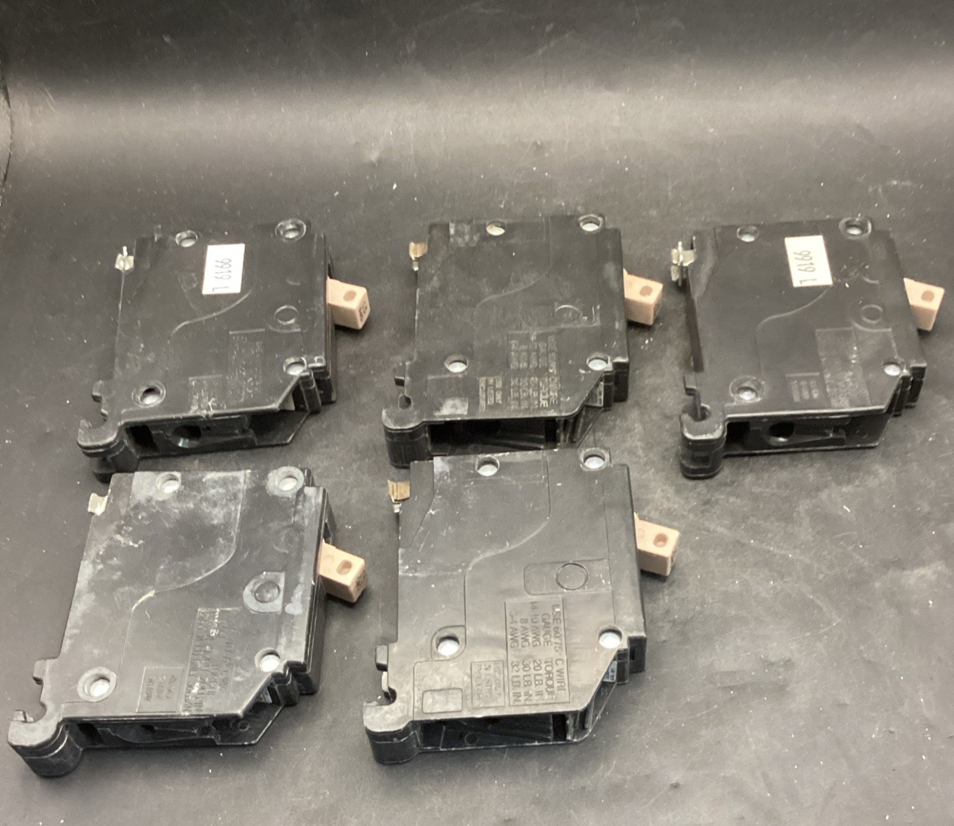 Lot Of 5 CH115 Cutler Hammer 15Amp 120/240V 1 P Circuit Breaker Plastic Feet