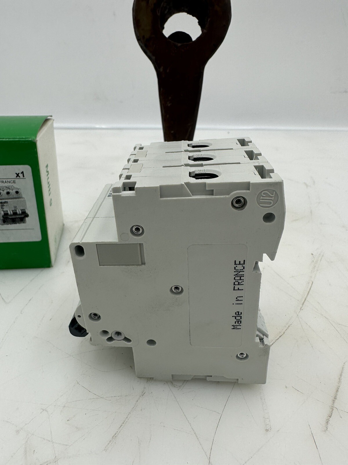 SCHNEIDER ELECTRIC 24150 Circuit Breaker B Curve 3-Pole 25A Multi9 C60 NEW OEM