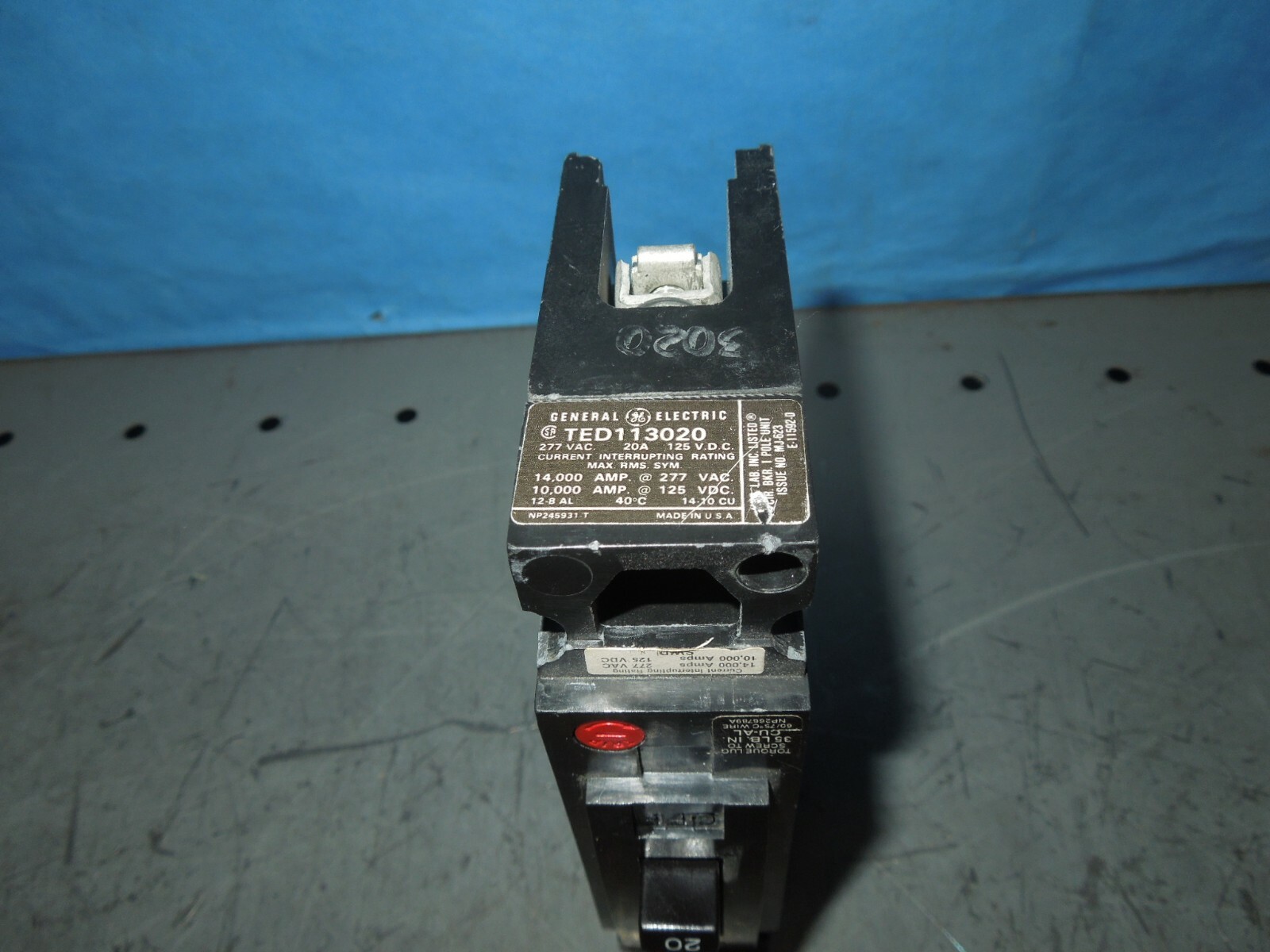 GE TED113020 Circuit Breaker 20A 1P 277V AC 125V DC Used
