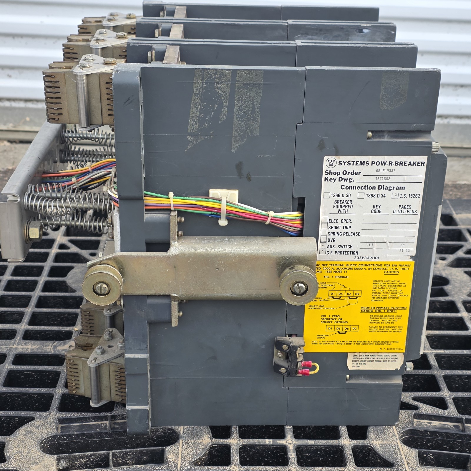 Westinghouse SPB100 1600A 3-Pole Systems Pow-R-Breaker Power Circuit Breaker
