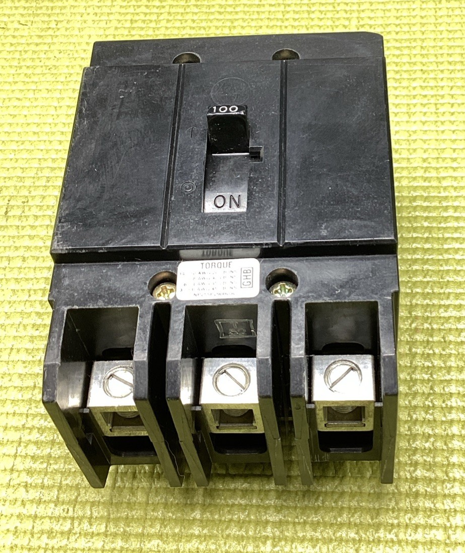 New Circuit Breaker Eaton Cutler Hammer GHB3100 100 Amp 3 Pole 277/480 Bolt On