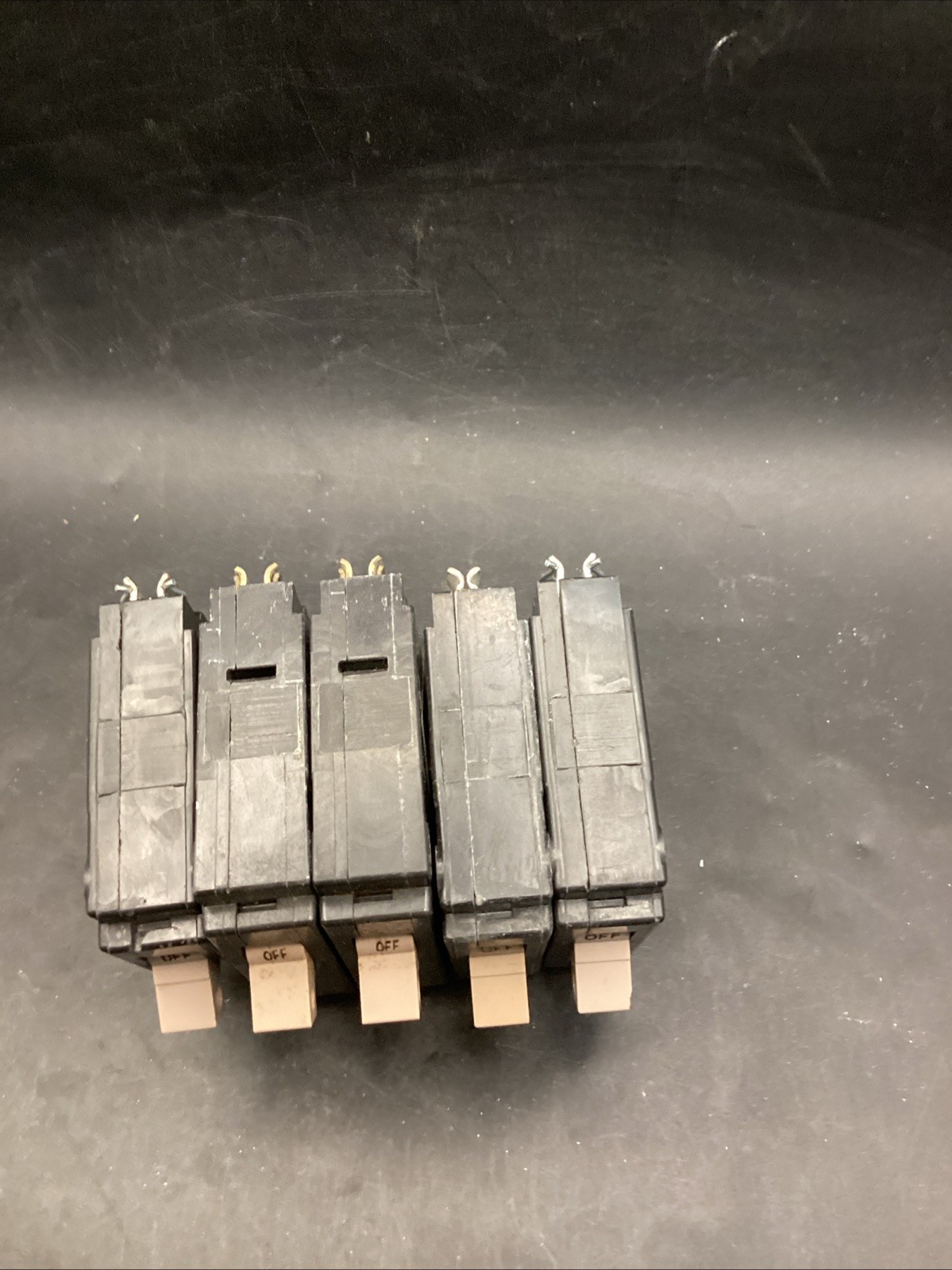 Lot Of 5 CH115 Cutler Hammer 15Amp 120/240V 1 P Circuit Breaker Plastic Feet