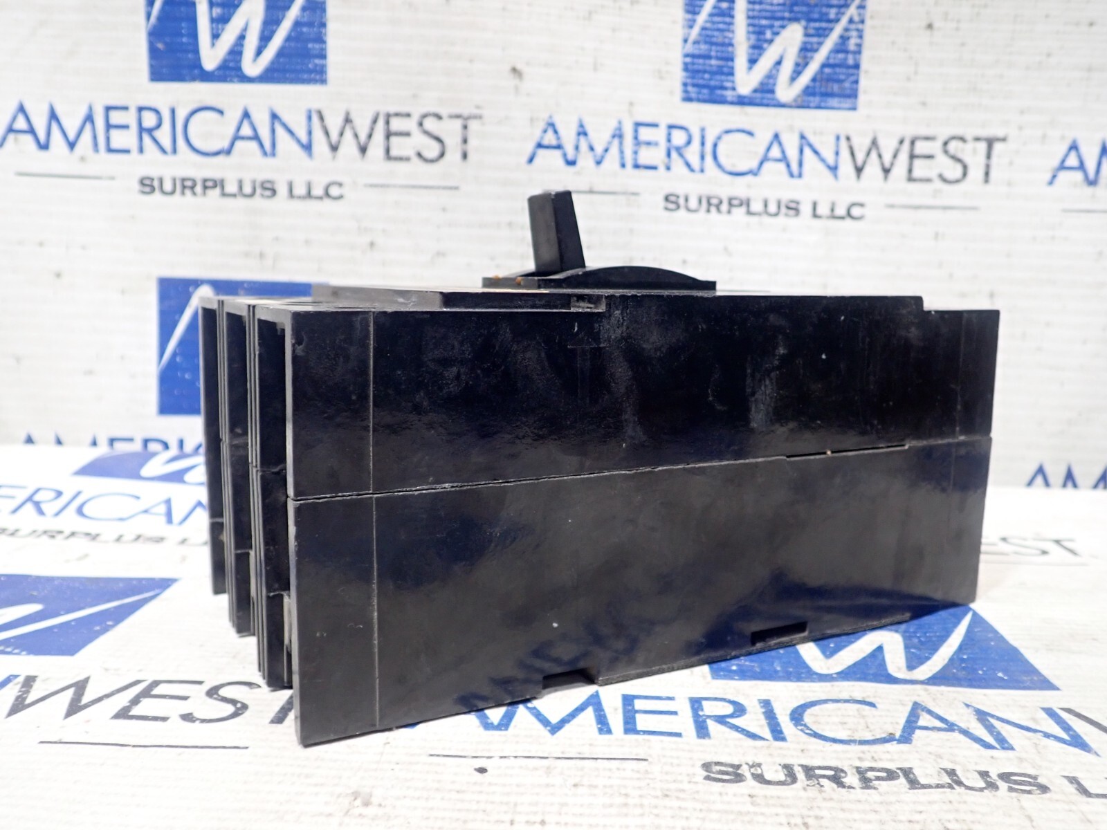 Square D KAP36225 225 Amp 600V 3 Pole Circuit Breaker tested