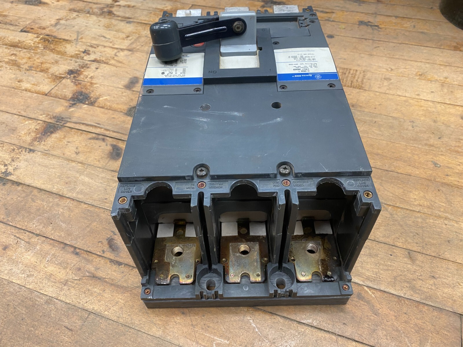 GE SKHA36AT1200 HI-Break Circuit Breaker 1200A 600V 3P 3PH Plug SRP1200A 1000A