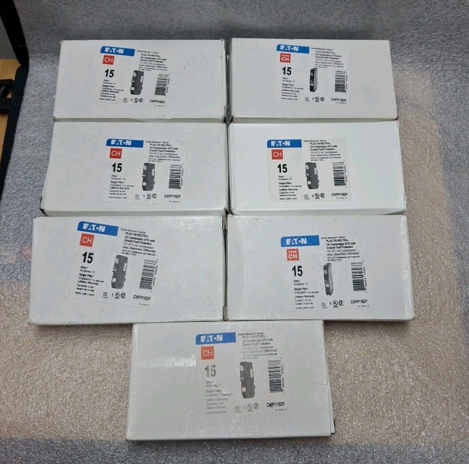 (1) New Eaton CHFP115DF 15A 1-Pole 120V Dual Function Plug-On Circuit Breakers