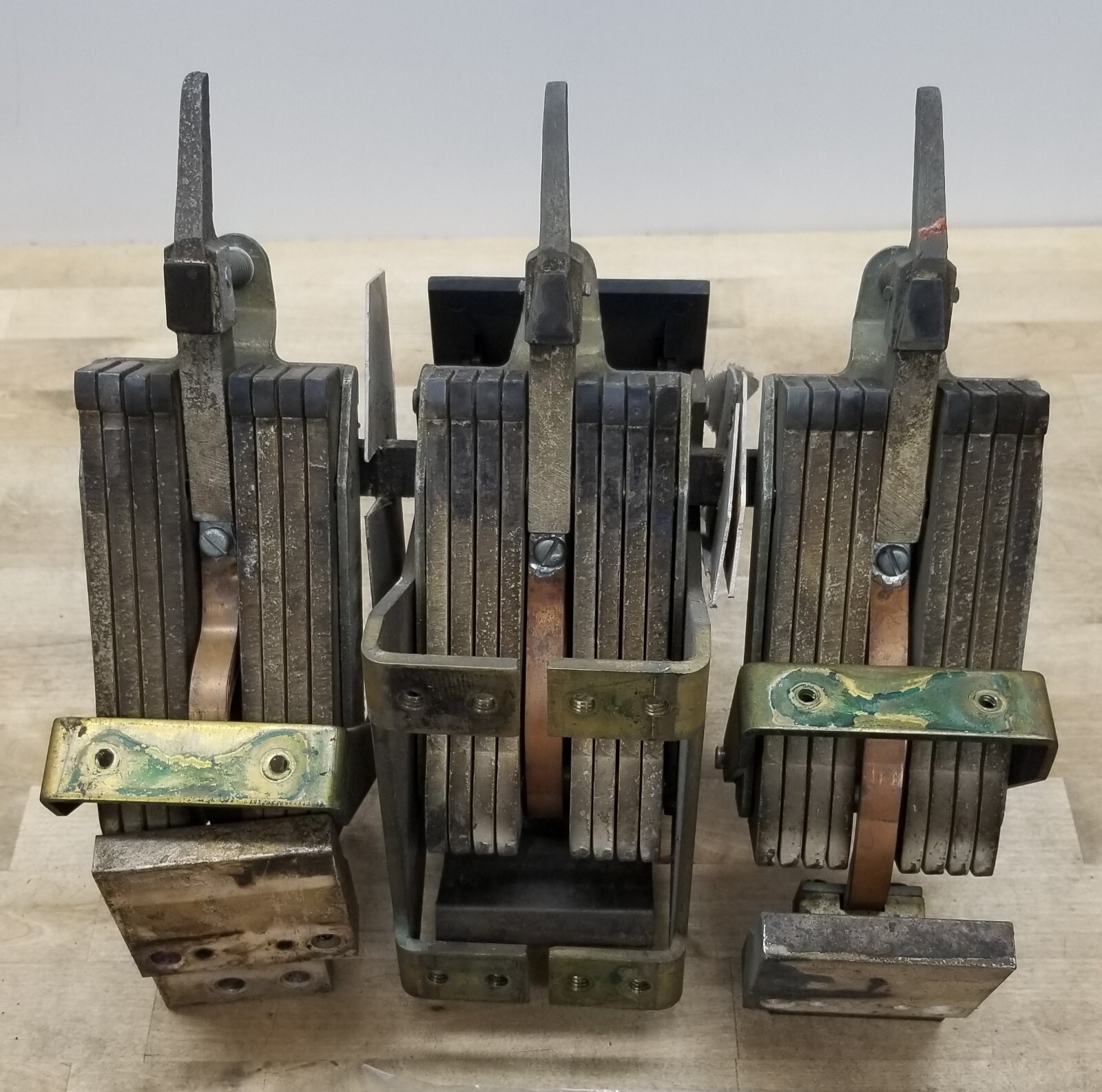 Westinghouse PB32000F 1600amp Trip De-Ion circuit breaker (Switch part only)