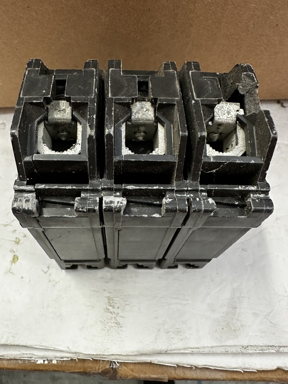 GE THQL3100 Circuit Breaker 120/240v