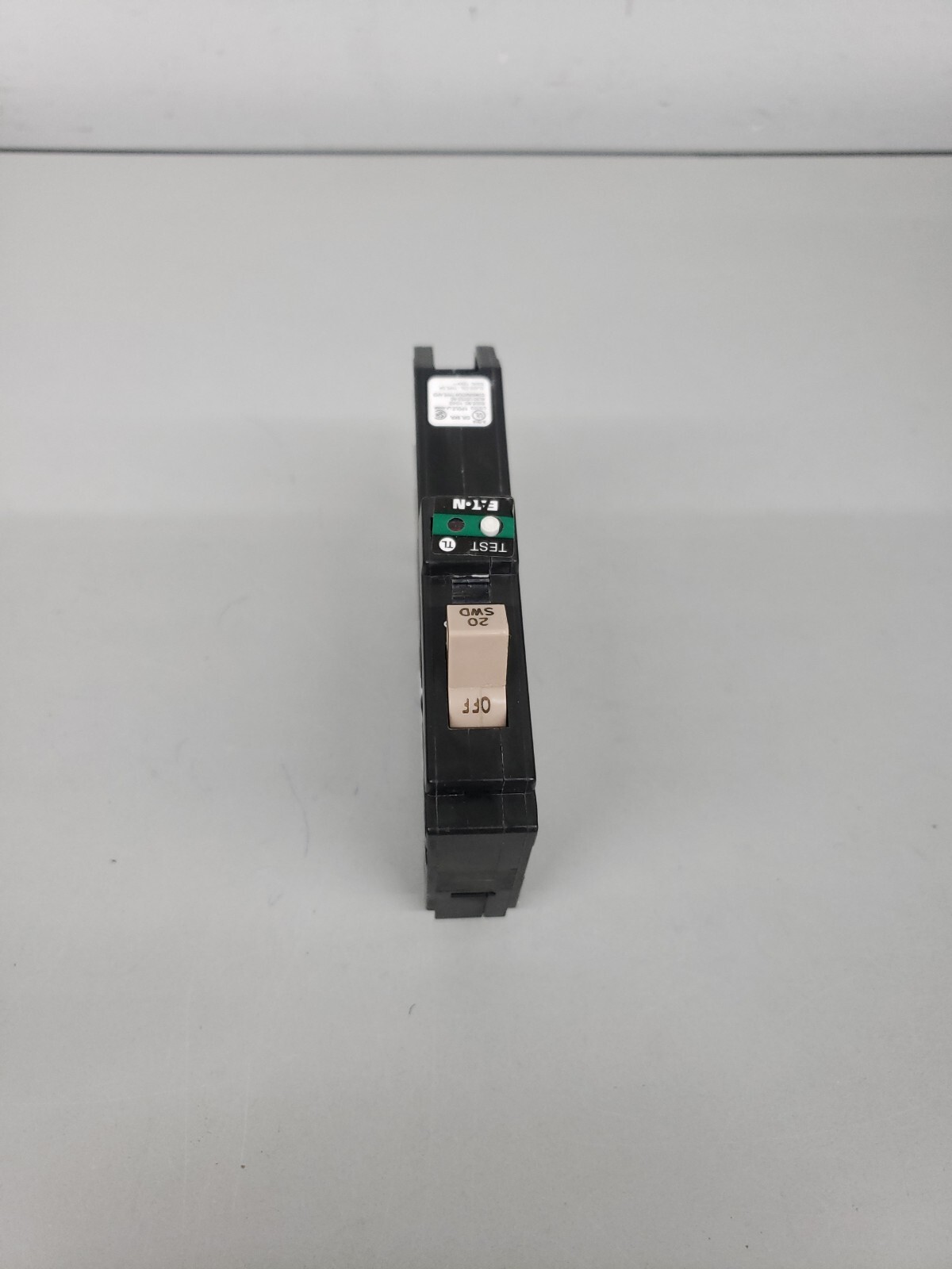 Eaton CHFP120AF Plug-In Mount Type CH Circuit Breaker 20amp