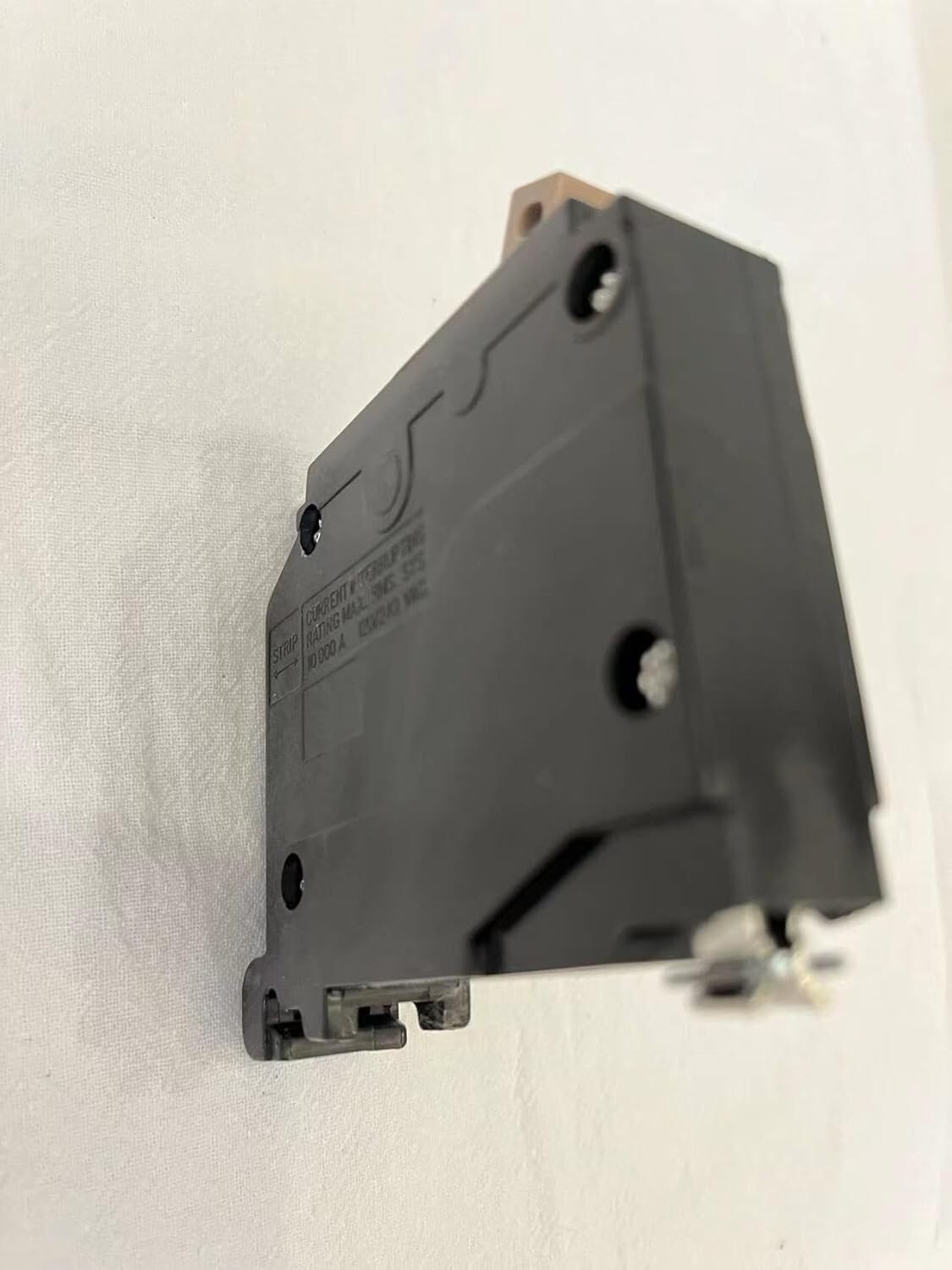 Reliable 1-Pole 15 Amp Circuit Breaker with Thermal Protection – Easy Install