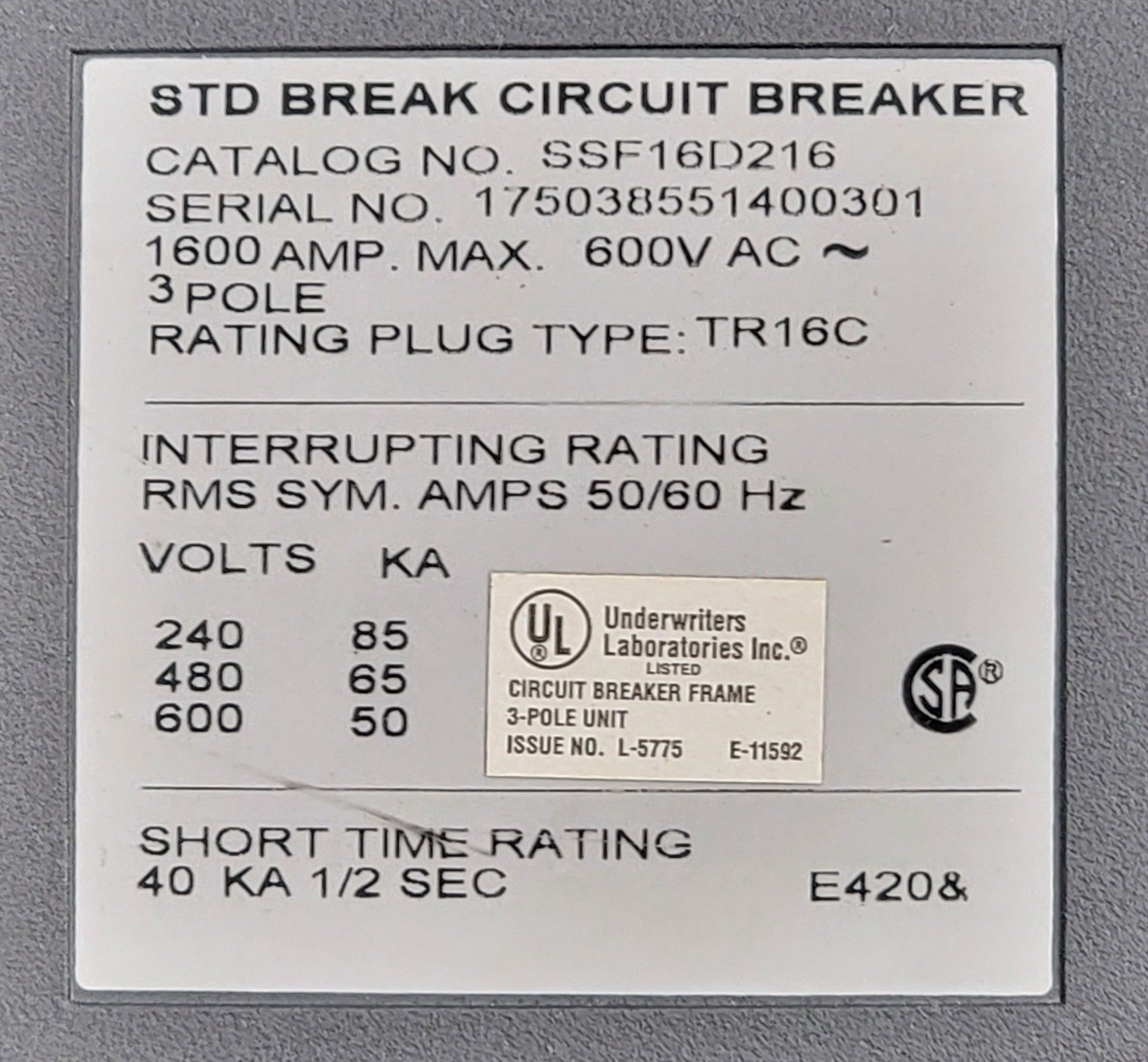 GE Power Break II SSF16D216 3 Pole 1600 Amp 600v Circuit Breaker D216LIT1 Trip