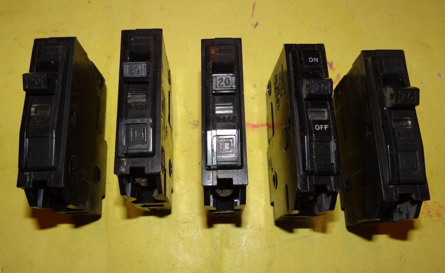 USED Square D QO120 Breakers Lot of (5) 20 A 240 Volt Plug-in Breaker Type HACR