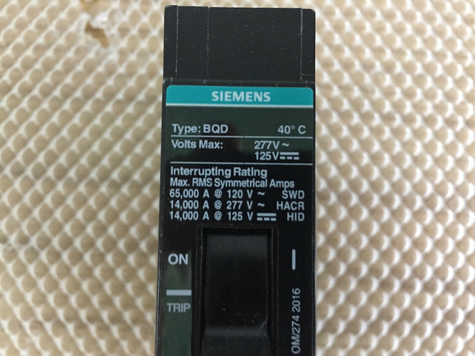 SIEMENS BQD120 20 AMP 277 VOLT BOLT IN BREAKER