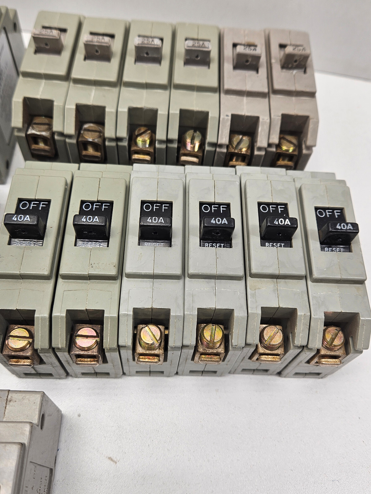 ALB-1 Breaker Lot – Includes a variety of 116 UNITS