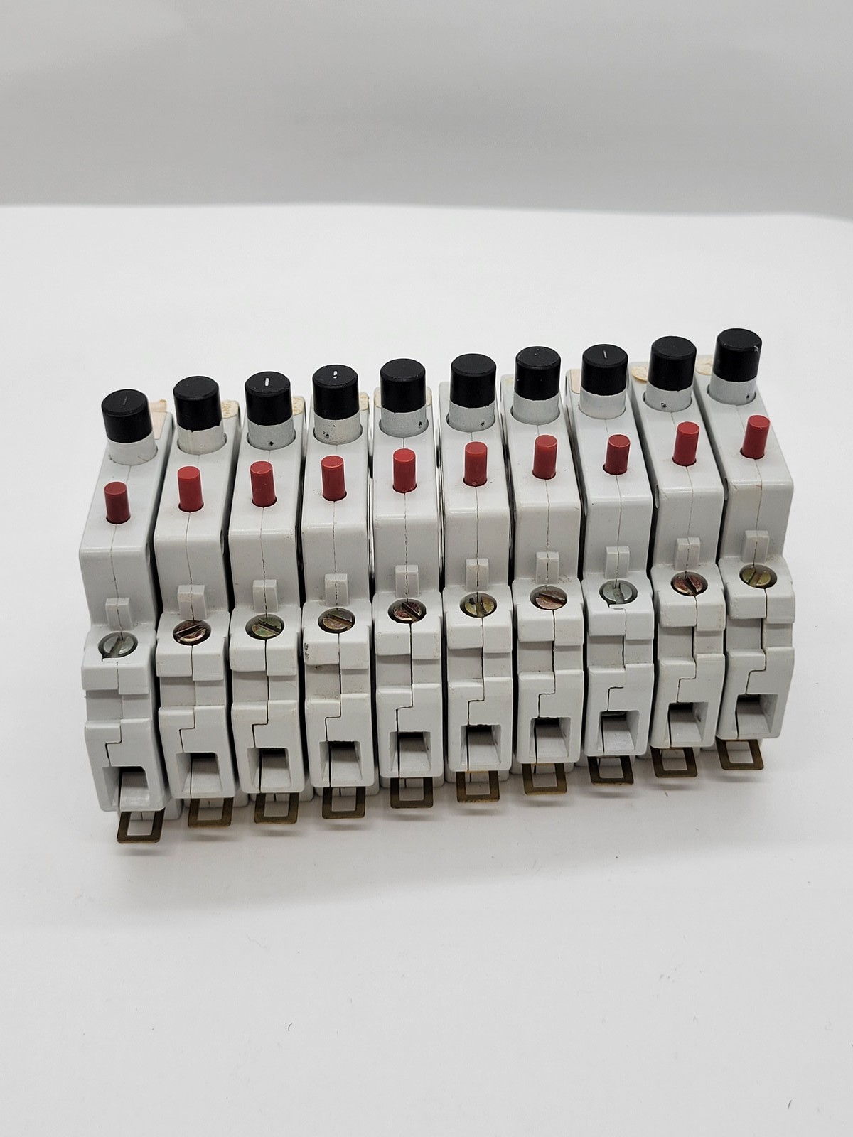 10PC Square D 9080GCB-10 Bolt-On Circuit Breaker 1A 1P 250/65V Series B