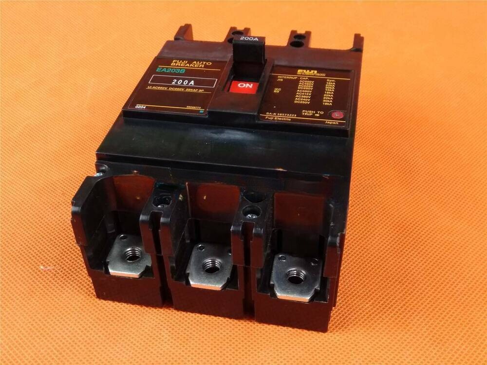 1PCS NEW FOR Fuji Automation Auto Circuit Breaker EA203B 200A/690V 3P