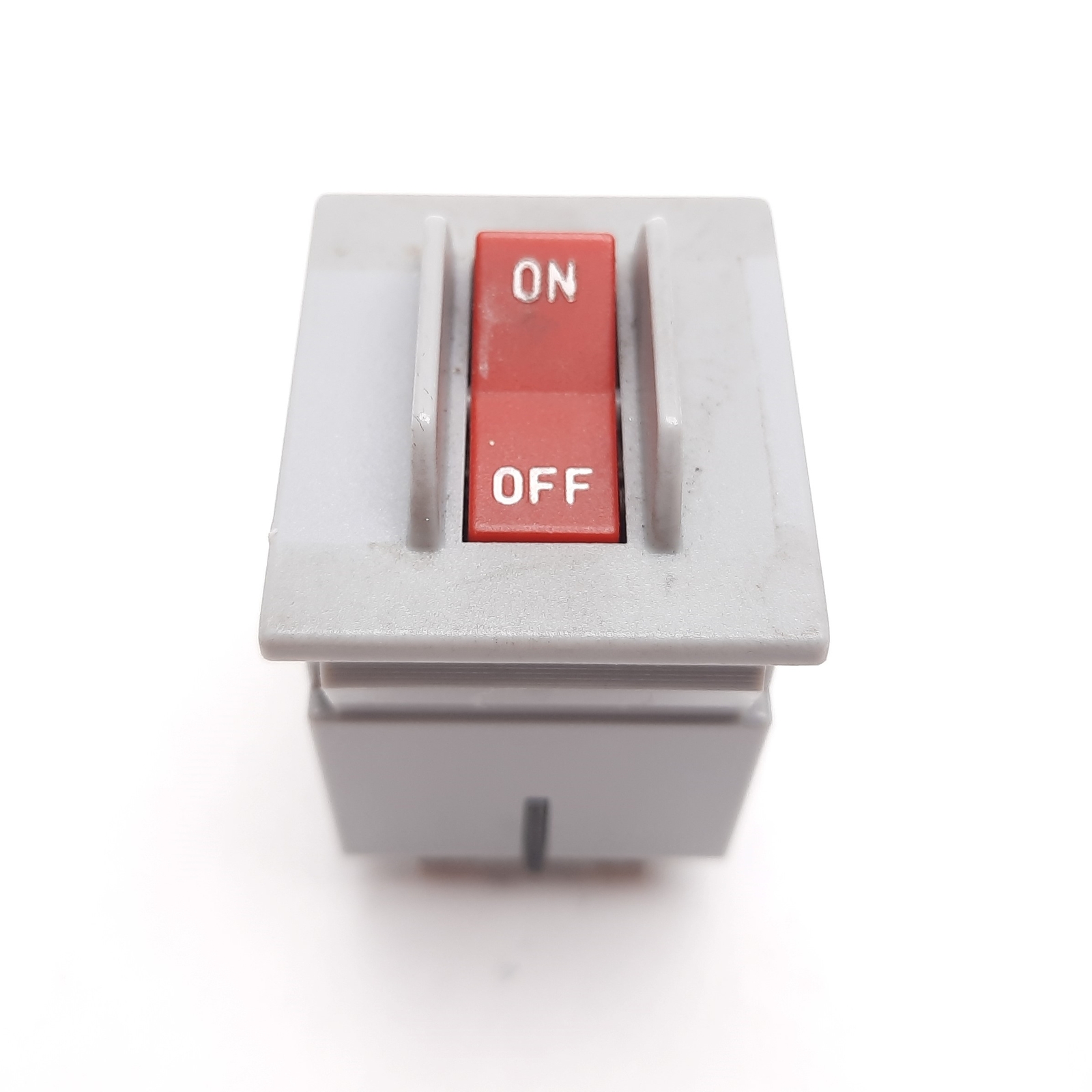 Carling Switch MA2-B-34-440-1-A32-7-C Circuit Breaker, 2-Pole, 4A 65VDC 250VAC