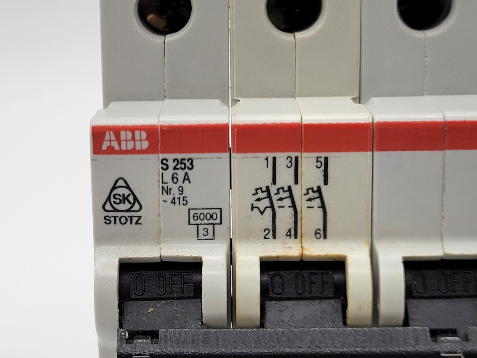 ABB S253-L6 DIN Rail Mount Circuit Breaker 6 Amp 480 Volt AC 3 Pole 3 Phase