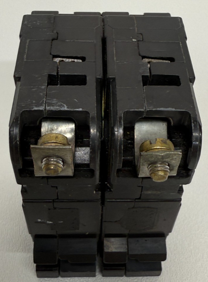 Square D EHB24025 25Amp 2Pole 480/277VAC 14kA Type EHB-4 Bolt-on Circuit Breaker