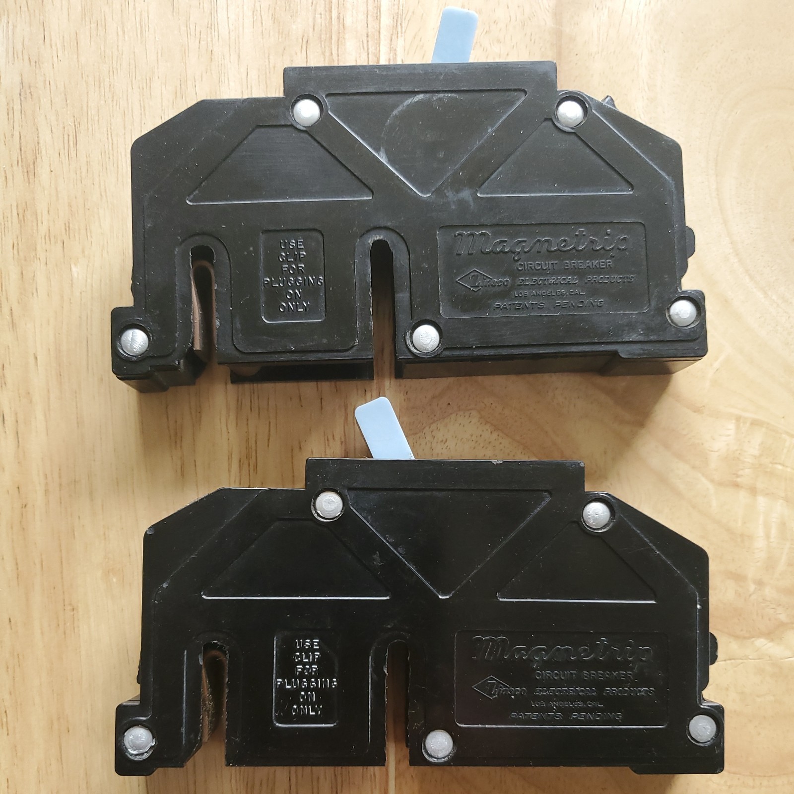 Lot of 2 Zinsco Type T T115 1 pole 15 amp 120 V Circuit Breaker