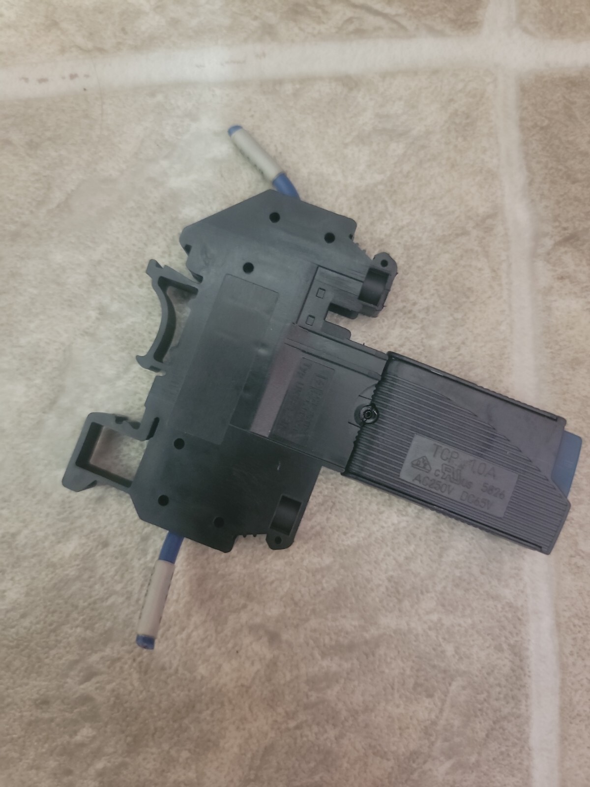 UK 6-FSI-C With TCP 1.0A – 10.0 A Phoenix Contact Circuit Breaker (Lot Of 7)