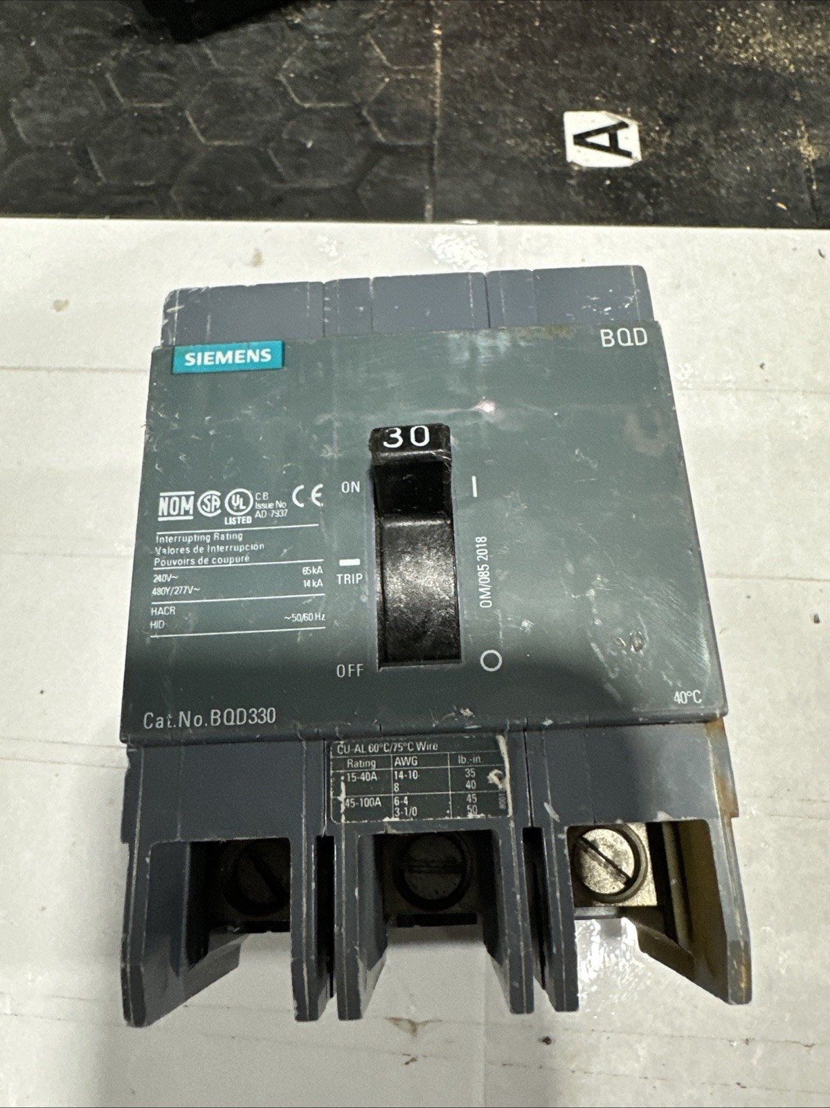 SIEMENS BQD330BP CIRCUIT BREAKER 30A 480V 3P
