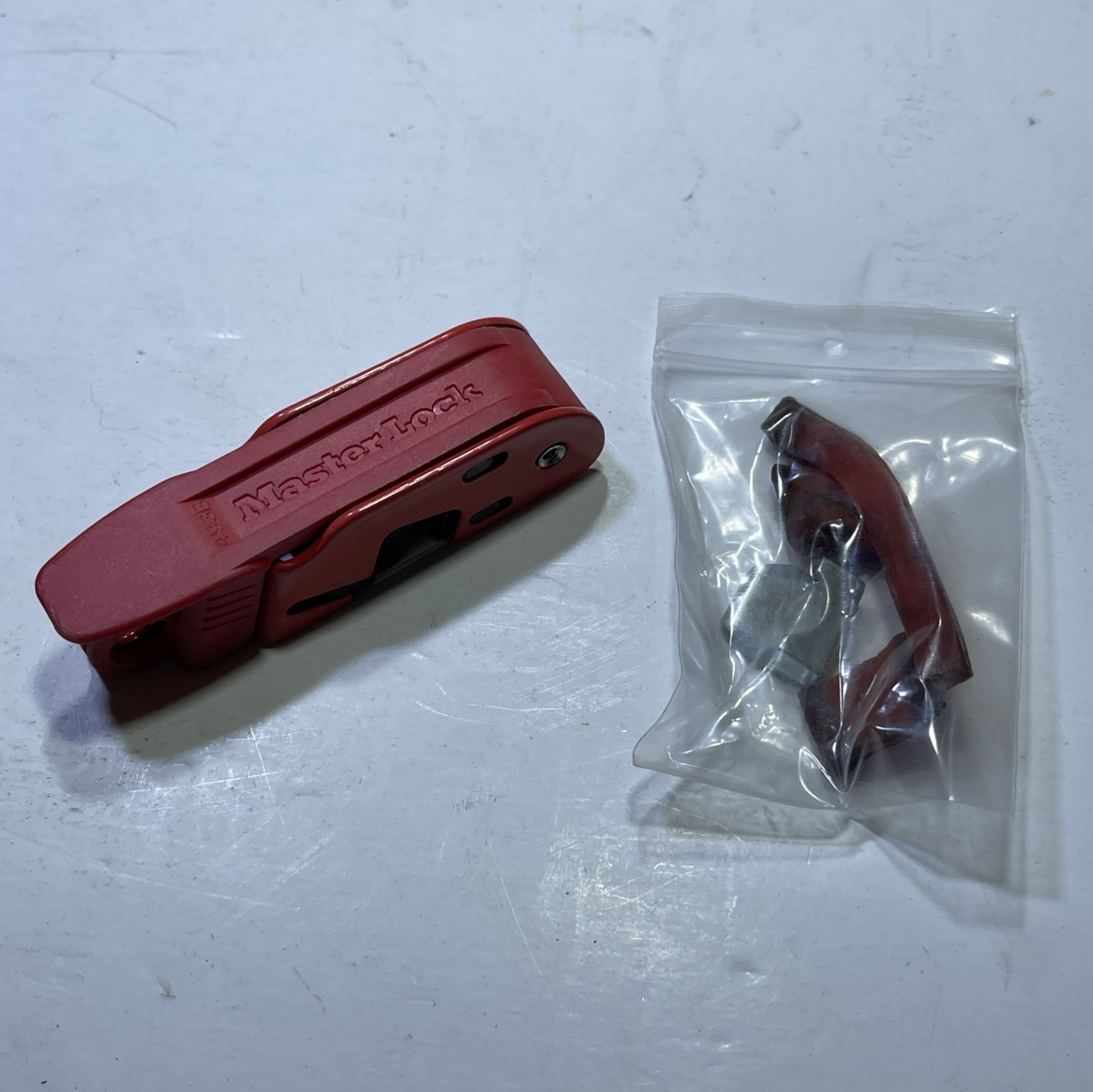 Master Lock 493B Grip Tight Circuit Breaker Lockout – Standard Toggle