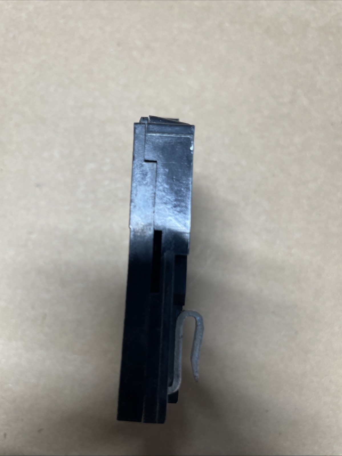 CROUSE-HINDS MH15 CIRCUIT BREAKER 15 AMP 15A 1-POLE 120/240V – LEFT