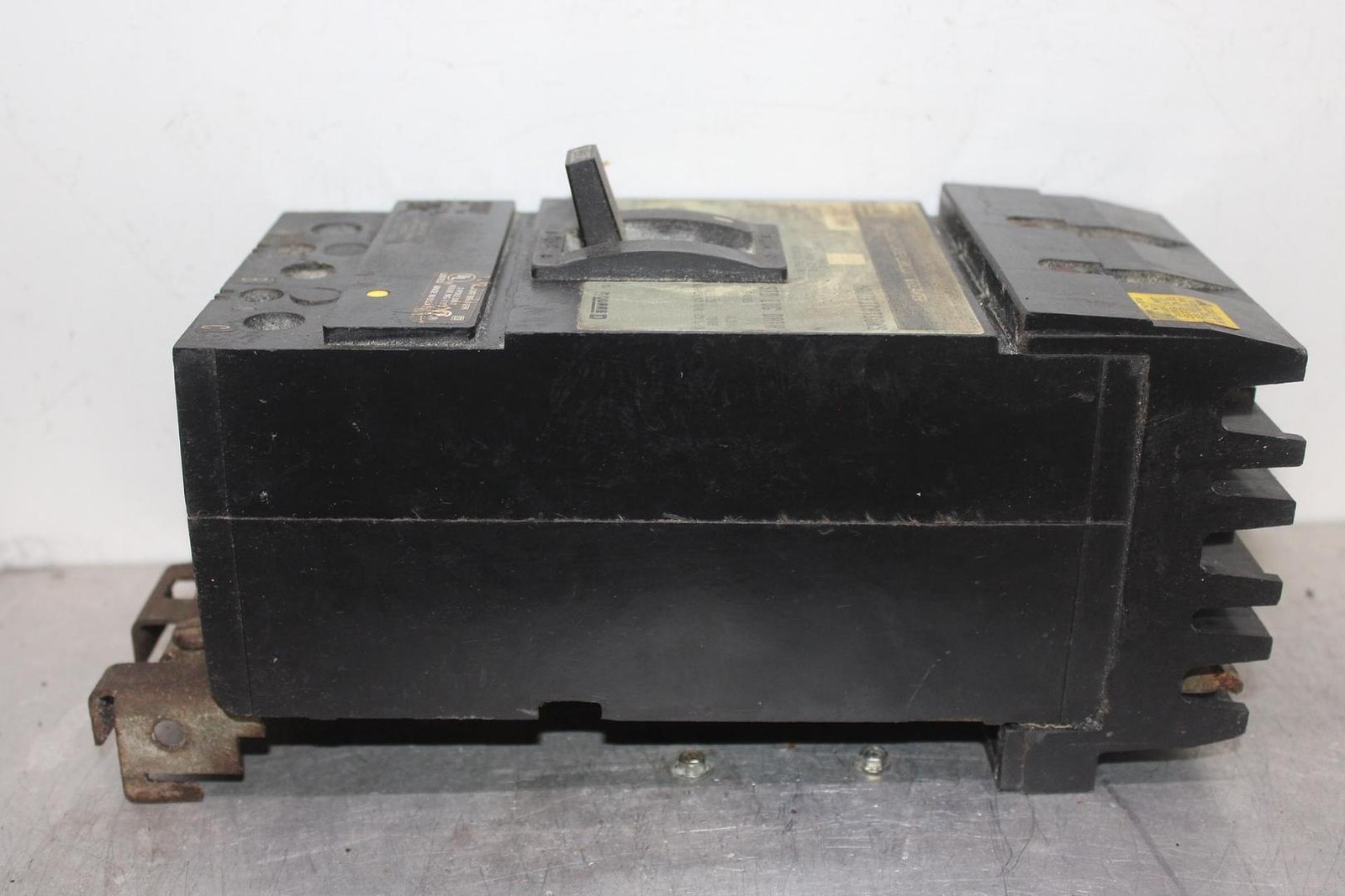 SQUARE D I-LINE CIRCUIT BREAKER KC34225 SERIES 2 225 AMP 480 VAC 3-POLE