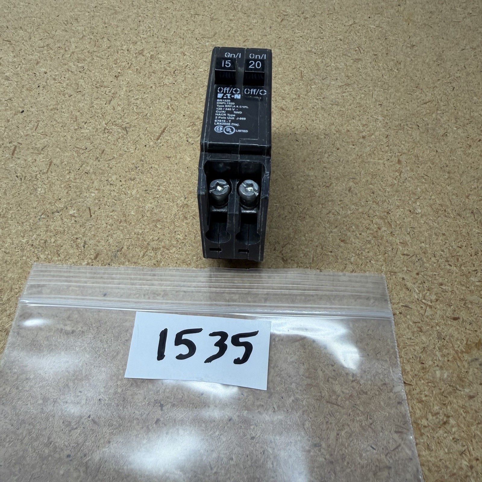 Eaton BR1520 BR Circuit Breaker 20A / 15A Plug-on 1-Pole Cutler Hammer