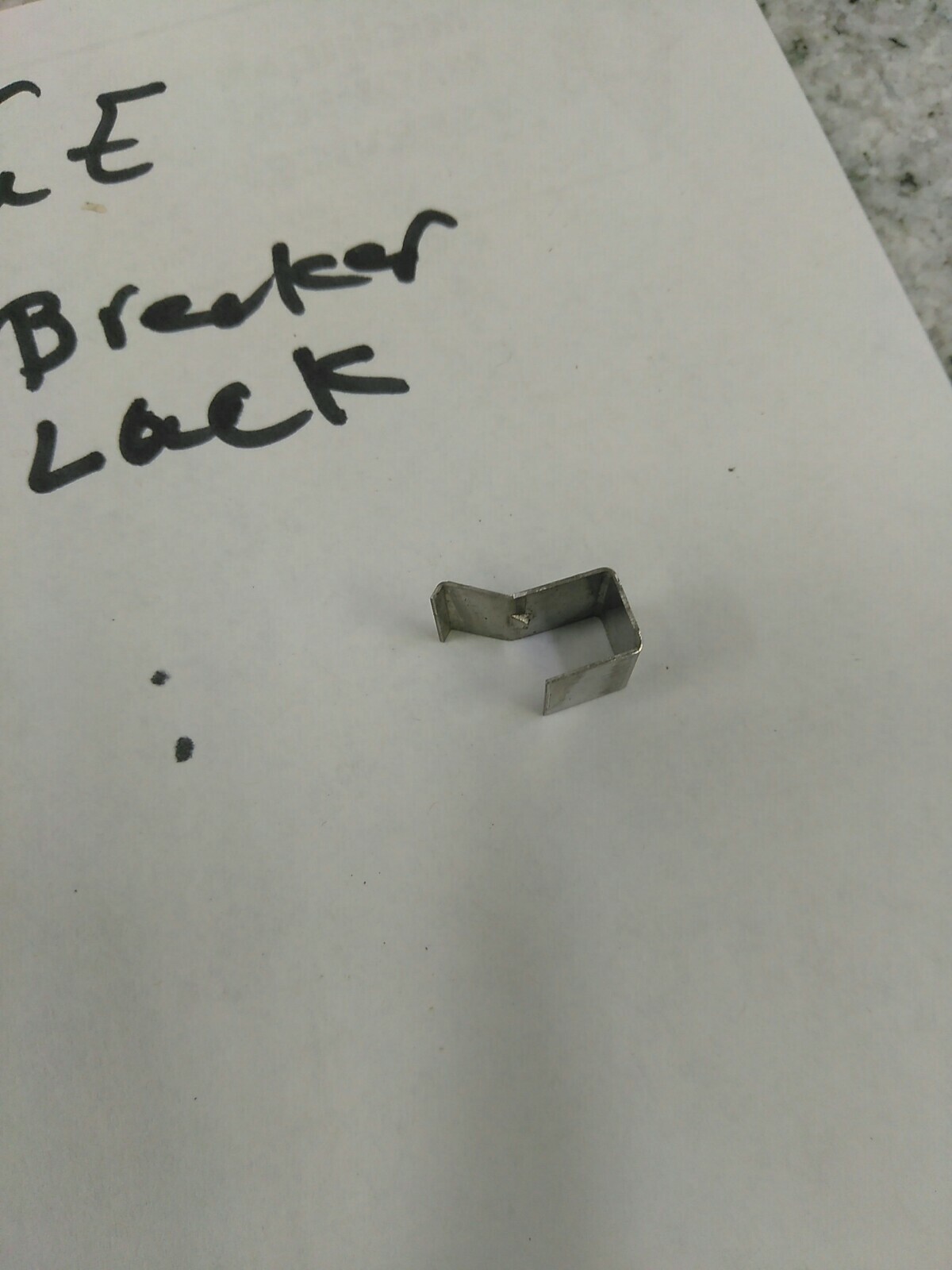 GENERAL ELECTRIC THL103 HANDLE LOCKING DEVICE MODEL 5 (CE2