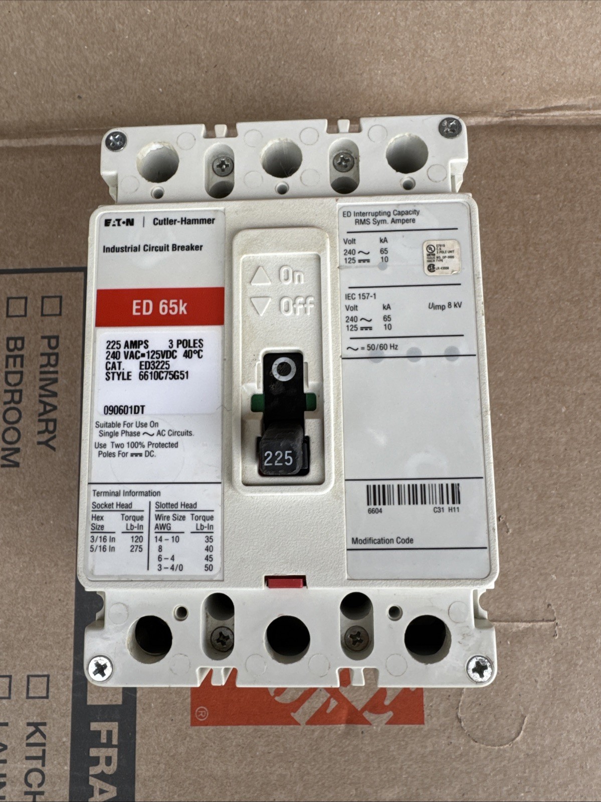 Eaton Cutler Hammer ED 65k ED3225 3 Pole 225 Amp Circuit Breaker 3P 225A 240VAC
