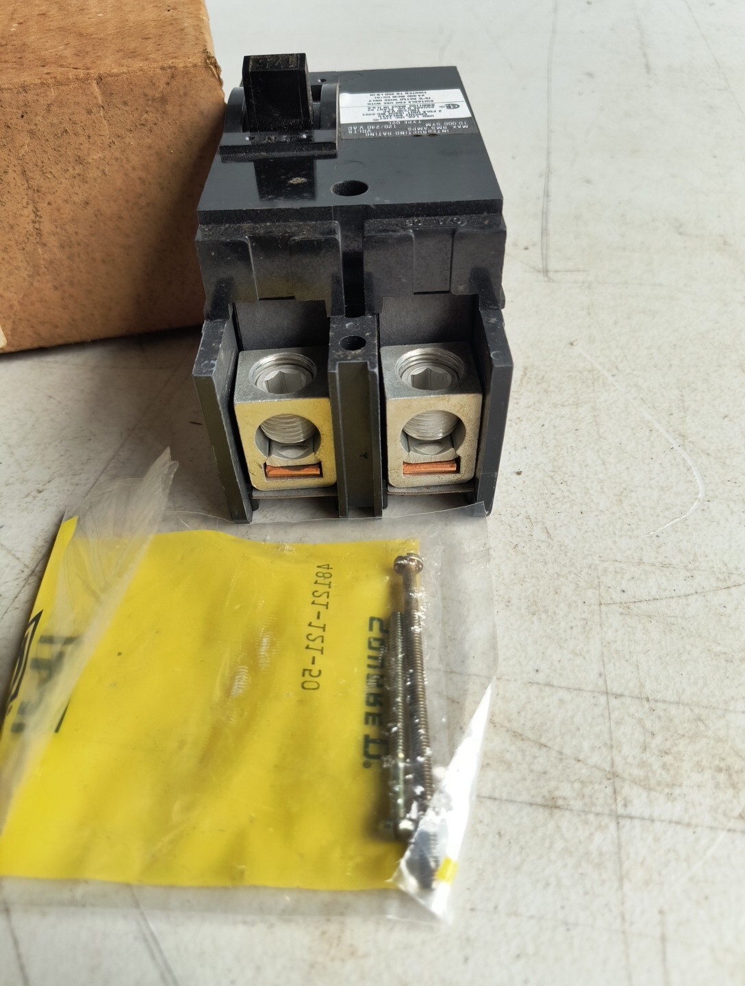 Square D Q2L2175 175A Circuit Breaker 2-Pole 120/240V 50/60Hz New Old Stock