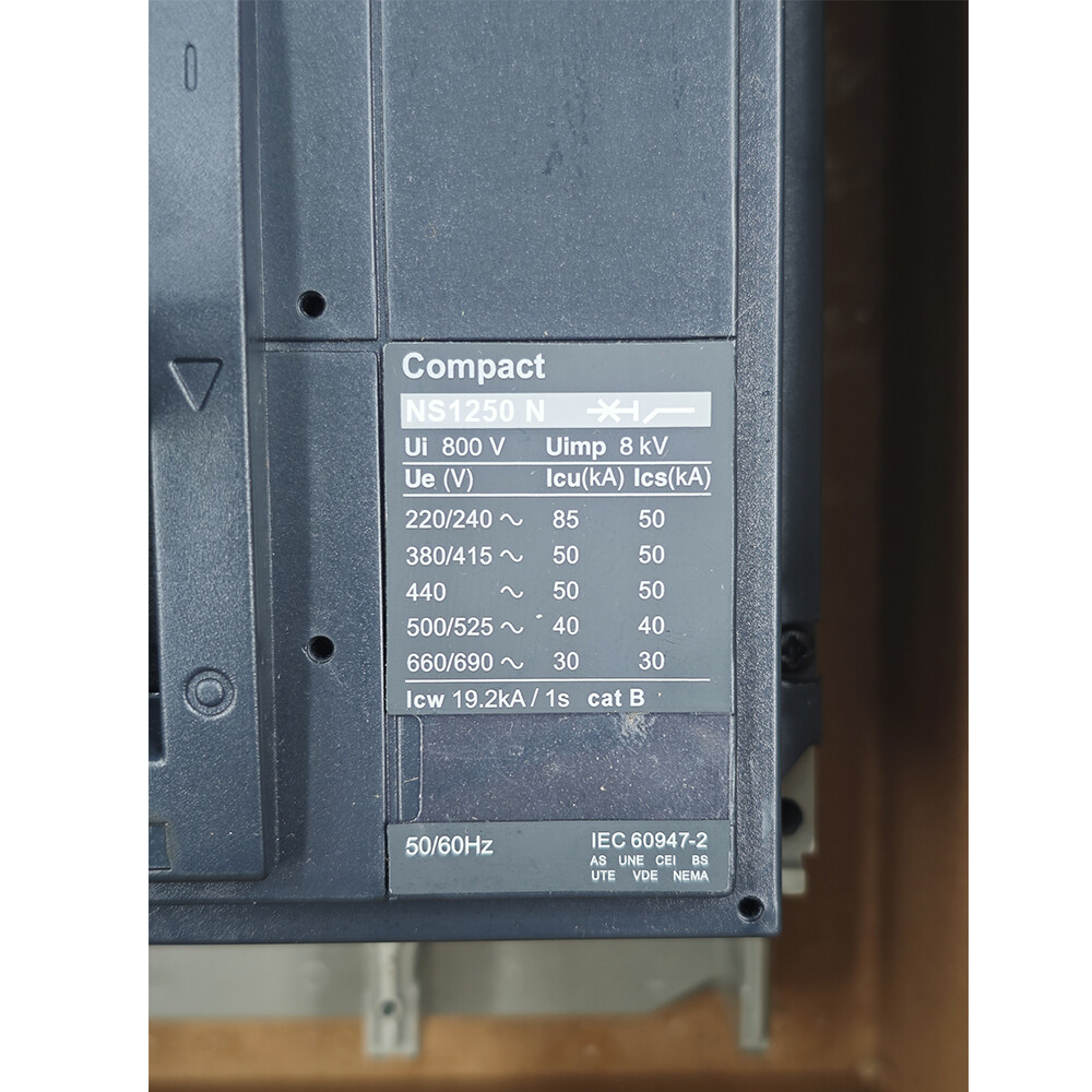 NS33478 NEW circuit breaker Compact NS1250N – Micrologic 2.0 1250 A 3 poles 3t