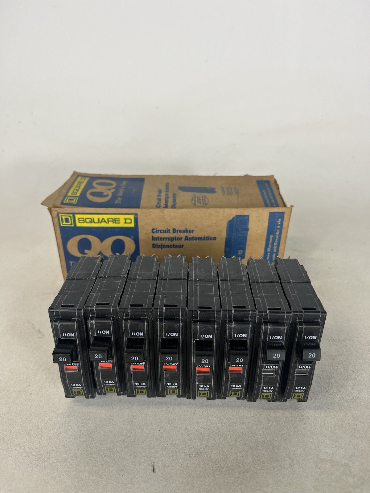 8 Square D Q0120 Circuit Breakers, 20 Amp 120/240V 1-Pole