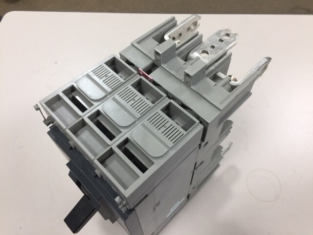 Merlin Gerin NSJ400A Switch w/ 32514 Plug in Base Adapter / (2) Aux / 400A 600V